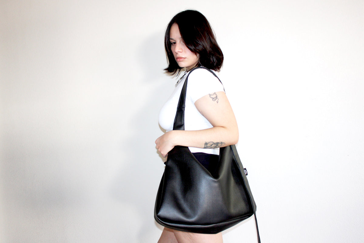 Vago XL Crossbody - Black
